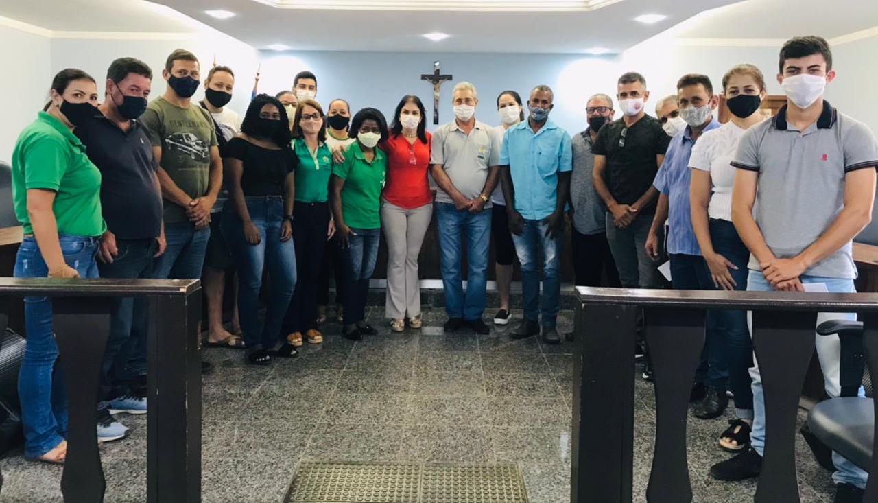 Câmara Municipal recebe visita do Presidente da APAE e colaboradores